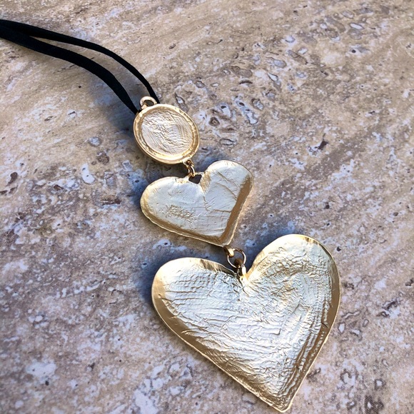 NEW Gold Rim Black Enamel Layered Hearts Necklace - Picture 6 of 12